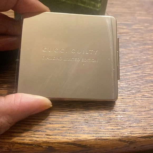 GUCCI GUILTY DIAMOND LIMITED EDITION MIRROR COMPACT